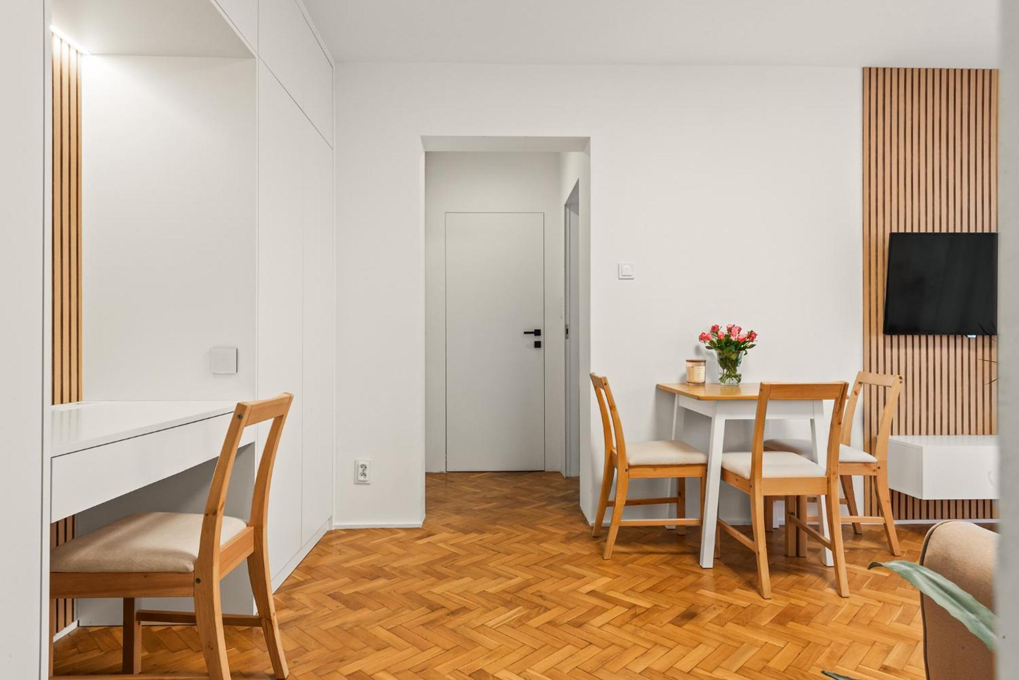 Rentplanet - Apartamenty Przy Palacu Kultury I Nauki 华沙 外观 照片